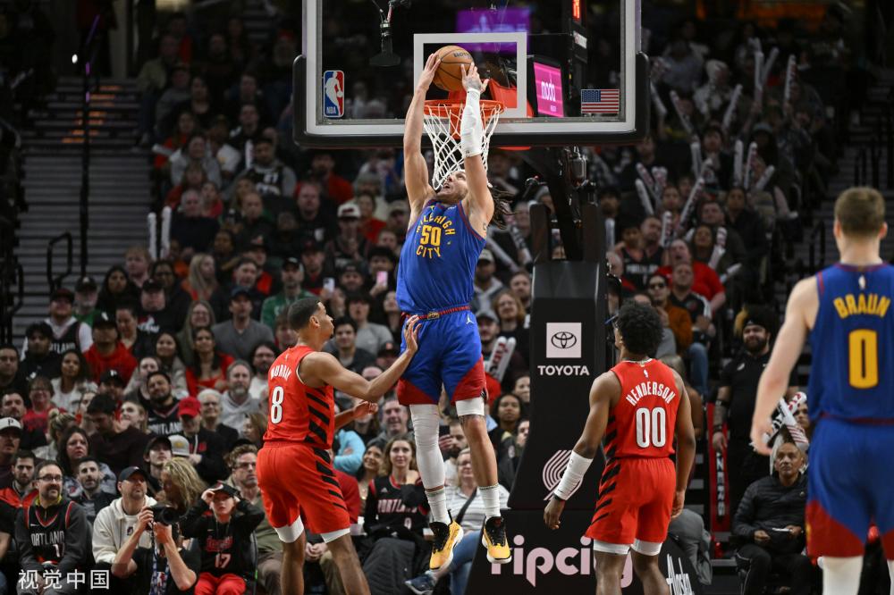 更是以一记 更是以一记