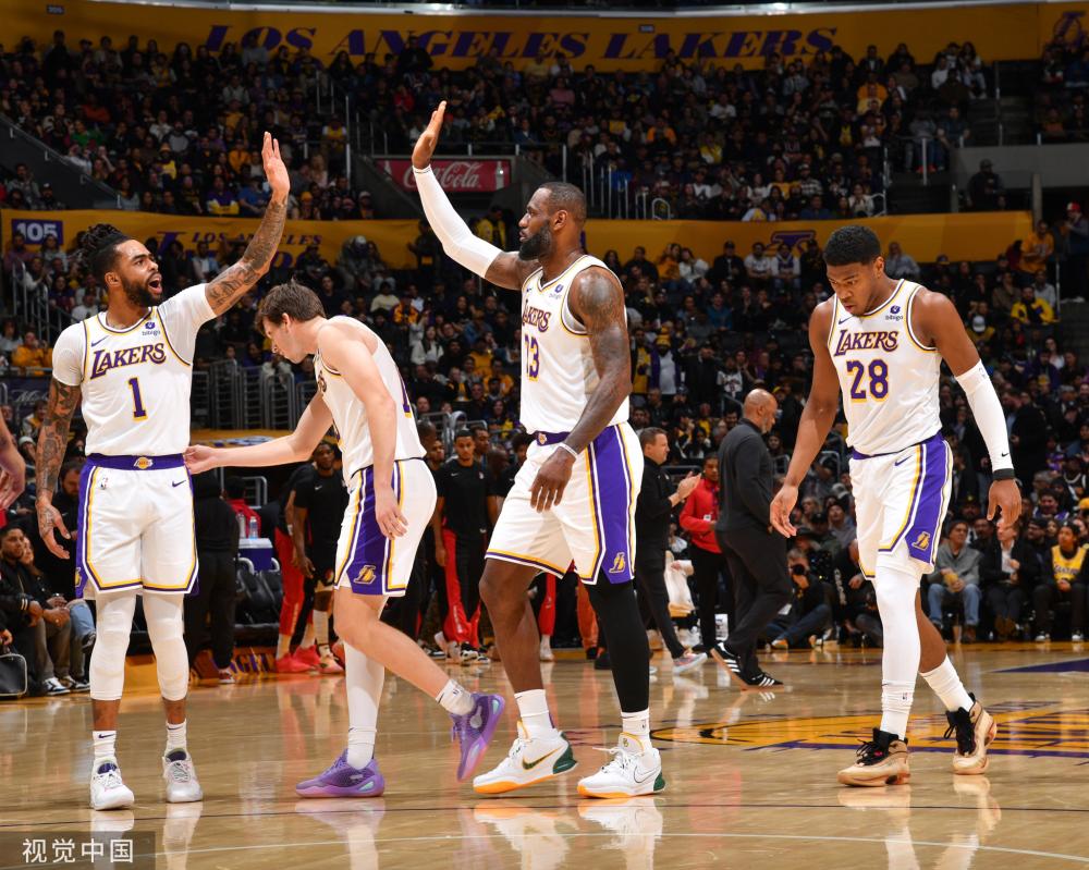 队员们不仅 队员们不仅