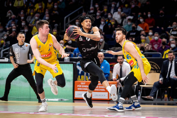 防线站位过 防线站位过