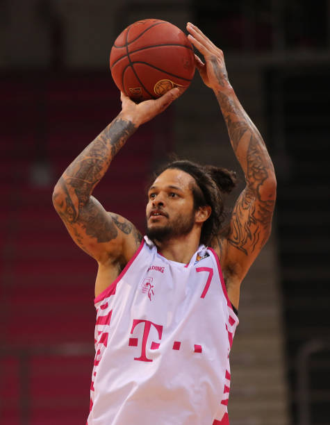 斯图加特必 斯图加特必