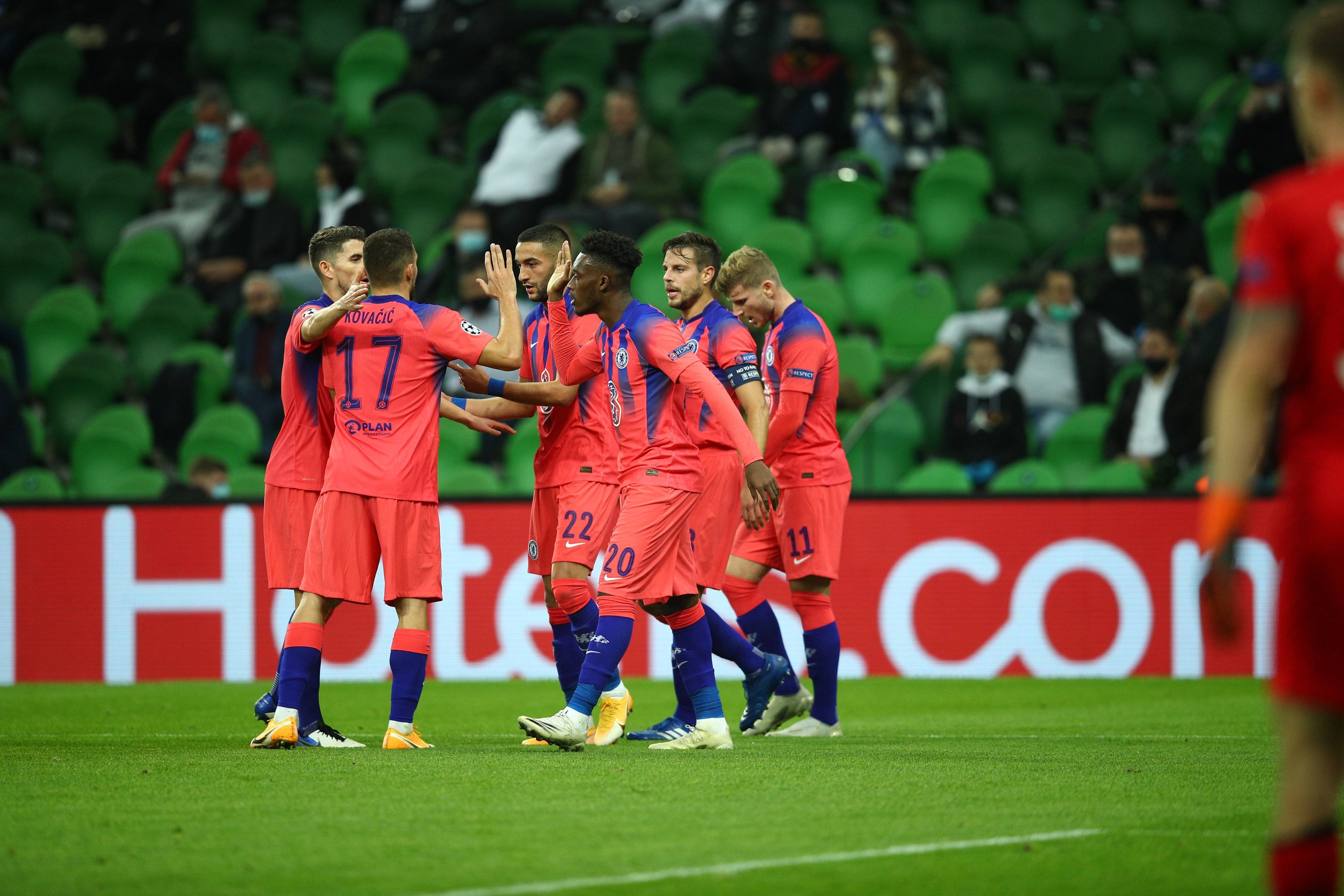 露了不少问 露了不少问